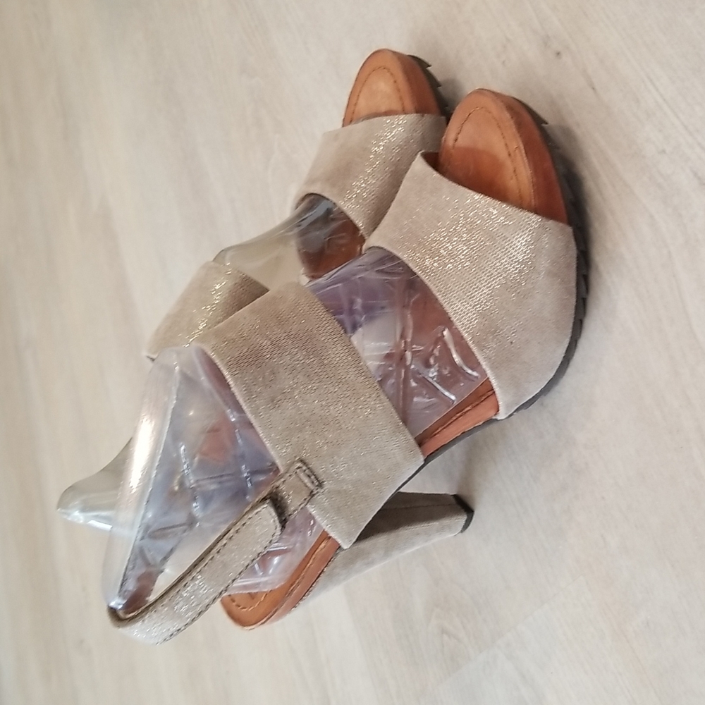Bacio 61 Vandoies Gold Metallic Sandal Size 8.5